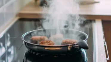 Фото рецепта Нежные паровые котлеты с сочной текстурой