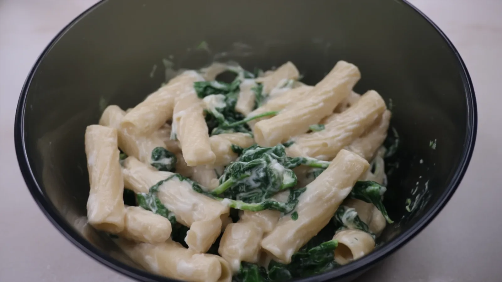 Фото блюда: Паста с кремовым сыром и шпинатом для уютного ужина