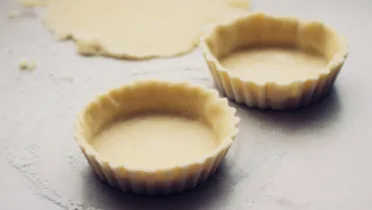 Фото рецепта Песочное тесто для тарталеток на маргарине с нежной текстурой