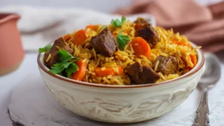 Фото рецепта: Плов с говяжьим языком – сытное и ароматное блюдо