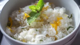 Фото рецепта: Рис с бергамотом и мятой – свежий и ароматный гарнир