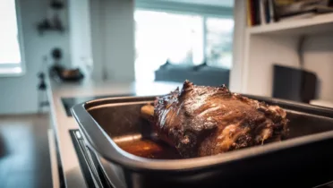 Фото рецепта Рулька томлёная в духовке