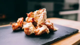 Фото рецепта: Салат с копченой курицей и нежным майонезом для быстрого обеда