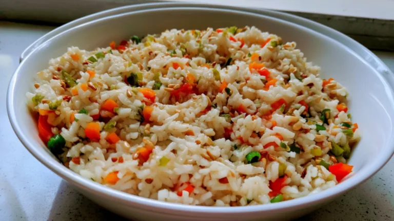 Фото блюда: Нежный салат с рисом и кедровым маслом