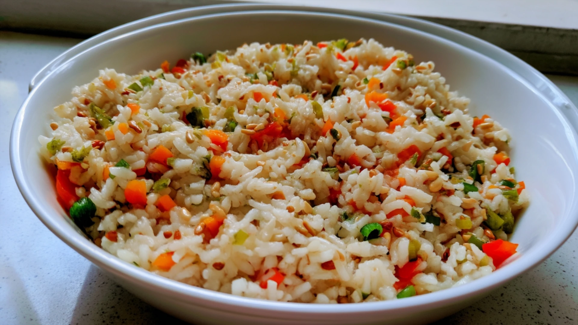 Фото блюда: Нежный салат с рисом и кедровым маслом