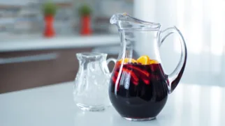 Фото рецепта: Домашняя сангрия с ярким цитрусовым вкусом