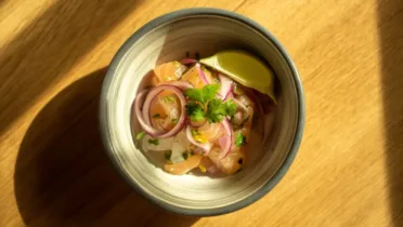 Фото рецепта Севиче с табаско: острый цитрусовый вкус