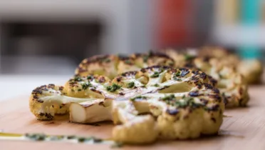 Фото рецепта Стейк из цветной капусты на гриле