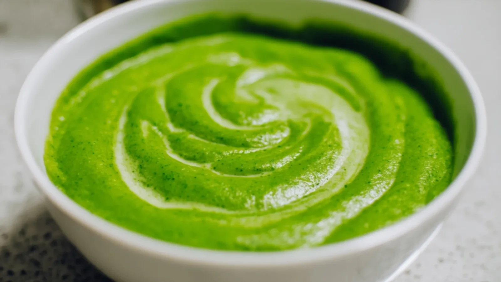 Фото блюда: Суп-пюре из овсяной крупы и брокколи — Питательный и легкий