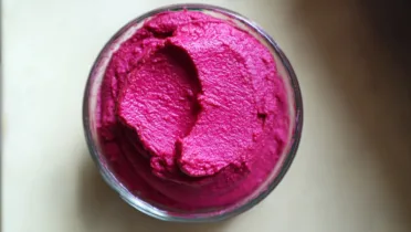 Фото рецепта Свекольный хумус с яркой уксусной ноткой