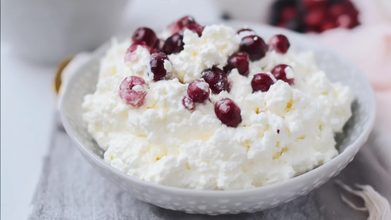 Фото блюда: Нежные тосты с творогом и кедровым маслом для быстрого перекуса