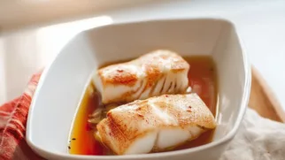 Фото рецепта: Треска в красном вине – изысканный рыбный рецепт