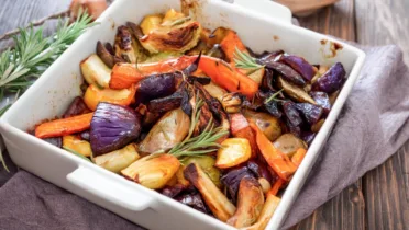 Фото рецепта Ароматные запеченные овощи с солодовым уксусом для яркого ужина