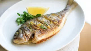 Фото рецепта: Жареная краснопёрка с лимоном