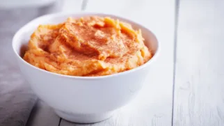 Фото рецепта: Нежное пюре из батата с корицей для уютного стола