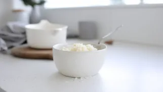 Фото рецепта: Нежная рисовая каша на молоке с кремовой текстурой