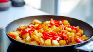 Фото рецепта: Жареная картошка с перцем