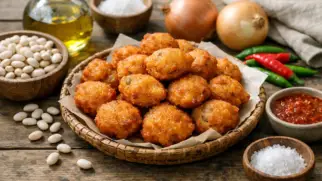 Фото рецепта: Аккара оладьи из фасоли во фритюре по нигерийскому рецепту