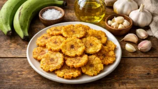 Фото рецепта: Патаконес жареные ломтики бананов по панамскому рецепту