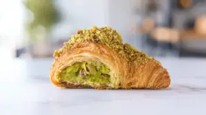 Фото блюда: Фисташковый круассан с кремом из фисташек