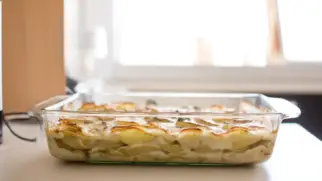Фото рецепта: Картофельный гратен с эстрагоном и грюйером