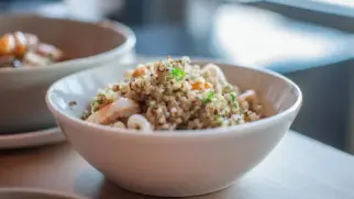 Фото рецепта: Гречка с морепродуктами, креветками и кальмаром