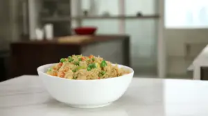 Фото блюда: Имбирный жареный рис с овощами и яйцом