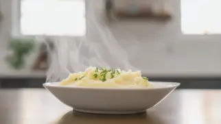 Фото рецепта: Картофельное пюре со шнитт луком и сливочным маслом