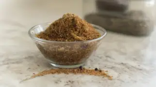 Фото рецепта: Катык со специями для мяса с зирой и кориандром