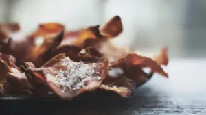 Фото блюда: Корочки куриные с копчёной солью в духовке