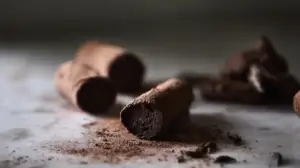 Фото блюда: Шоколадный трюфель с кардамоном и какао