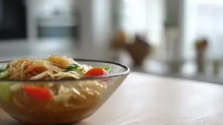 Фото рецепта: Стеклянная лапша с овощами и рисовым уксусом
