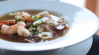 Фото рецепта: Суп с морепродуктами, треской и креветками