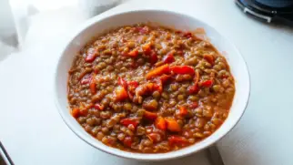 Фото рецепта: Тушёный маш с овощами и сладким перцем