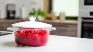 Фото рецепта: Земляничный компот с лимонным соком