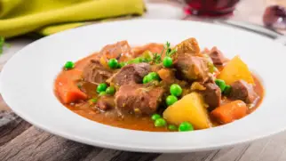 Фото рецепта: Жаркое с горохом и говяжьей лопаткой